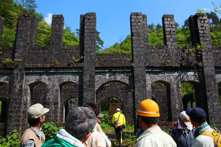 １６．持倉銅山踏査（2014年5月）銅山事務所